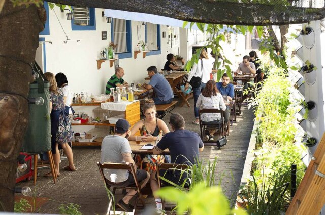 Mateba E Misto De Restaurante E Emporio Em Um Quintal No Meio Da Vila Madalena Paladar Estadao