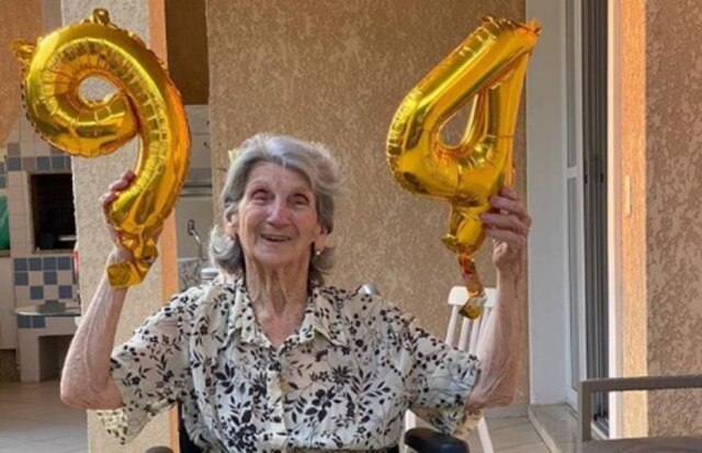 Instagram / @celsoportiolli Mãe de Celso Portiolli comemora seus 94 anos de idade
