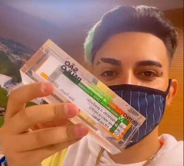 MC Fioti grava vídeo de funk sobre vacina no Instituto ...
