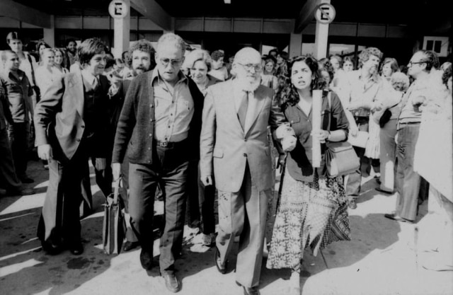 Alfredo Rizutti/Estadão Recepção a Paulo Freire no aeroporto de Viracopos, em Campinas, em 7/8/1979.