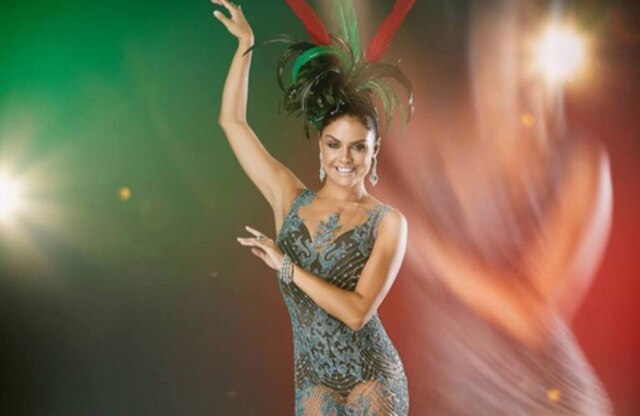 Reprodução|Instagram A atriz Paloma Bernardi foi rainha de bateria da Grande Rio no Carnaval de 2016