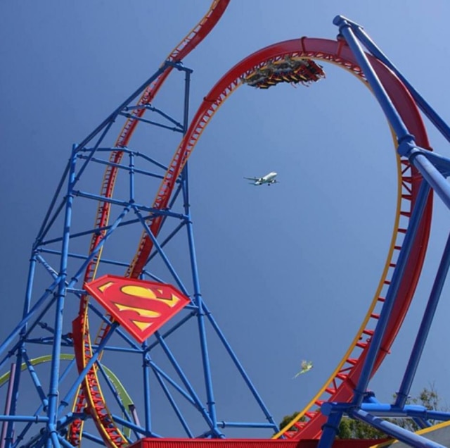 Instagram/@sixflags Montanha-russa do Superman atinge 63 metros de altura