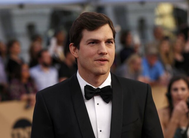 Mario Anzuoni/Reuters O ator Ashton Kutcher falou sobre a relação da sua família com a mídia e explicou a razão de não mostrar fotos dos seus filhos
