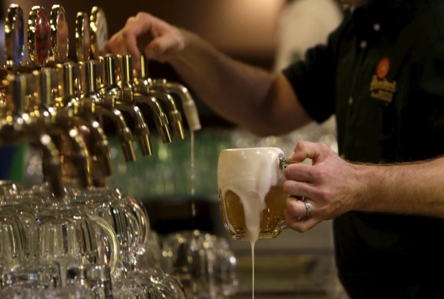 David Cerny Fábrica da Pilsner Urquell, em Pilsen, na República Tcheca