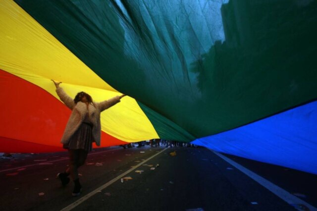 Werther Santana / Estadão Cena do desfile da 22ª Parada do Orgulho LGBTQIA+ na Avenida Paulista, em São Paulo