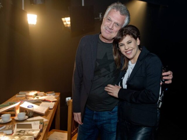 Canal Brasil / Divulgação O jornalista Pedro Bial e atriz Bárbara Paz