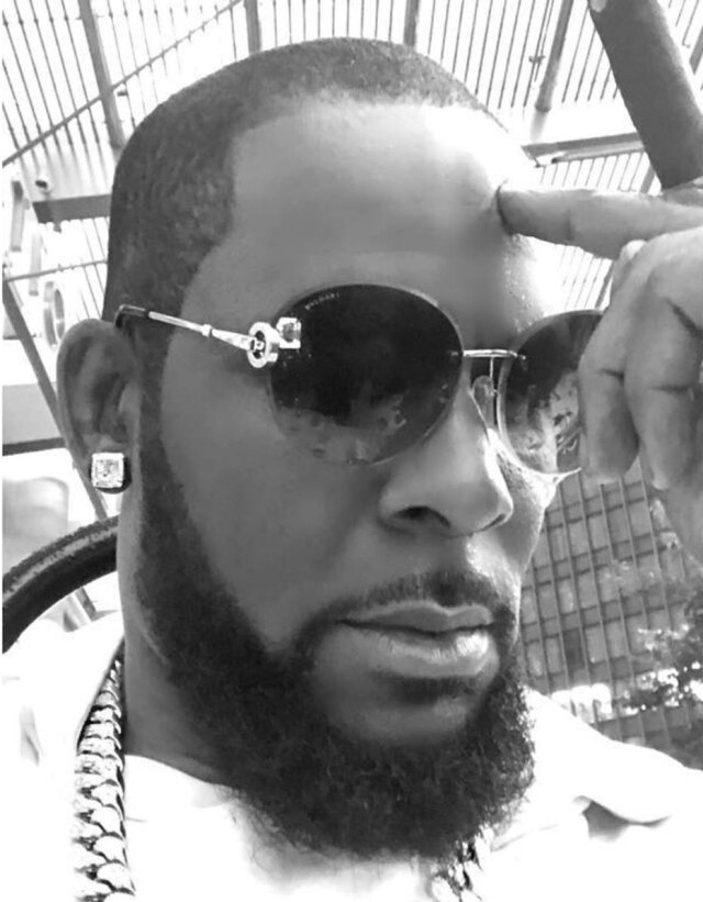 Instagram / @rkelly R. Kelly divulga música como forma de defesa.