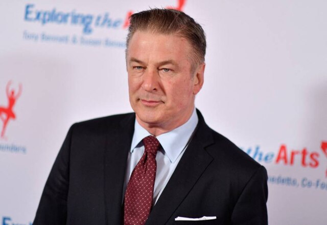 Angela Weiss/AFP Uma mulher morreu após disparo acidental em filme produzido por Alec Baldwin
