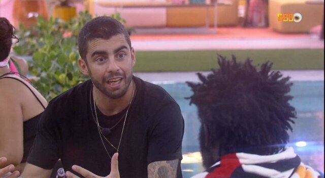TV Globo Em episódio do 'BBB 22', o surfista Pedro Scooby criticou lição de casa para as crianças e defende mudança em método de ensino no Brasil e em Portugal