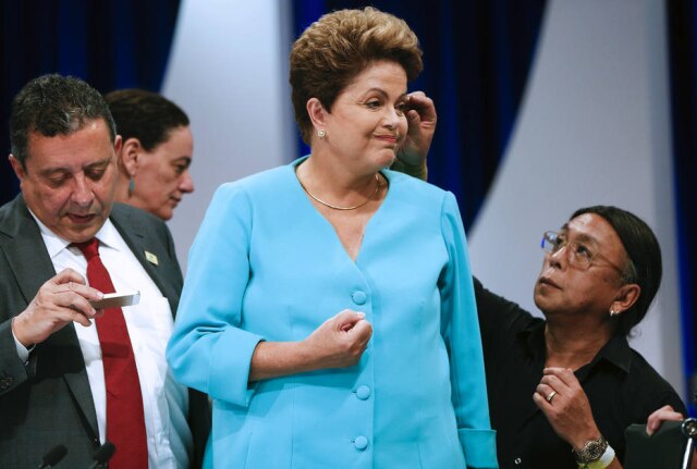 Ap Kamura acompanhou Dilma nos debates políticos da campanha presidencial