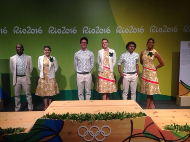Divulgação Os uniformes da entrega de medalhas nos Jogos Olímpicos e Paralímpicos Rio 2016 foram criados pela estilista Andrea Marques