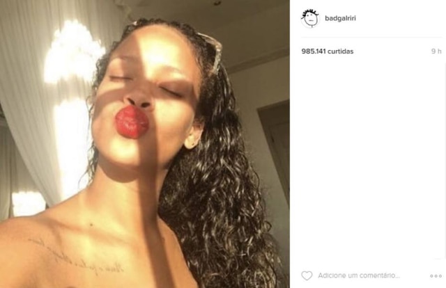 Reprodução/Instagram Selfie de Rihanna em resposta.