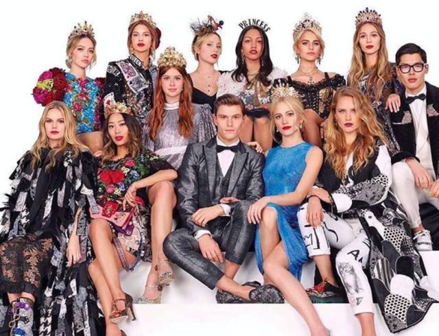 Instagram.com/anna_dello_russo A capa da Vogue Japão de julho é estrelada por 67 influenciadores