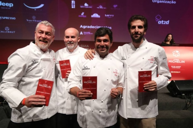Alex Silva|Estadão Time 2 estrelas. Alex Atala, seu subchef Geovane Carneiro, Felipe Bronze e Ivan Ralston