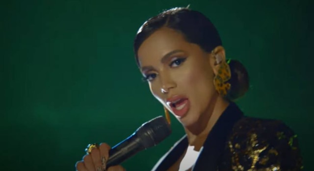 Reprodução/YouTube Anitta apresenta "Me Gusta" na TV americana pela primeira vez