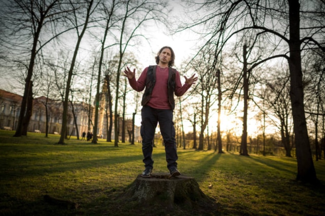 Gordon Welters/The New York Times Gennady Tkachenko-Papizh espera em breve viajar a Londres para gravar um álbum