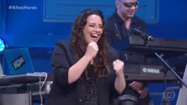 Reprodução A cantora Ana Carolina foi uma das atrações do 'Altas Horas' deste sábado, 26