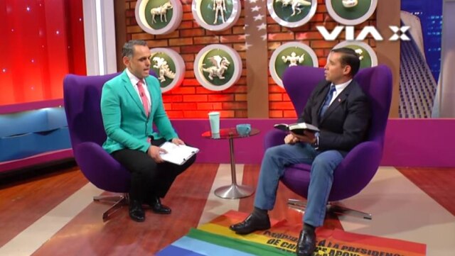Reprodução de cena 'El Interruptor'/ Via X/ YouTube Pastor Soto é conhecido no Chile por ser polêmico