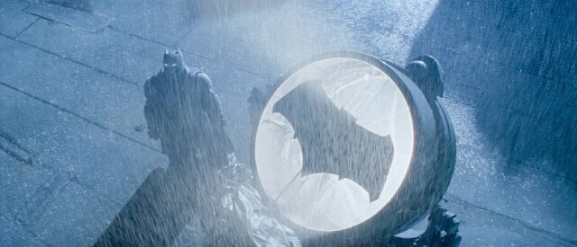 Warner Bros. Pictures/Divulgação O diretor do novo filme do Batman, Matt Reeves, afirmou que está finalizando o roteiro da produção e deve entregá-lo à Warner Bros. Pictures nas próximas semanas