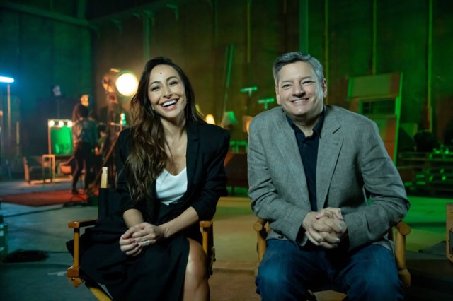 Suzanna Tierie/ Netflix Sabrina Sato e Ted Sarandos