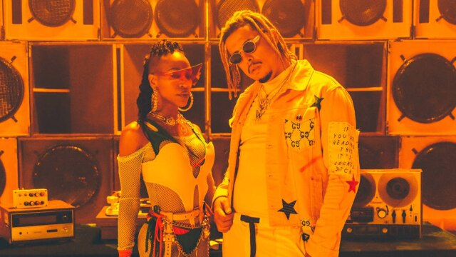 Flora Somenzari Karol Conká e WC no Beat no clipe do single 'Louca e Sagaz'