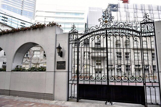 Japan News-Yomiuri A Taimei Elementary School fica localizada em Ginza, um dos bairros mais fashionistas de Tóquio