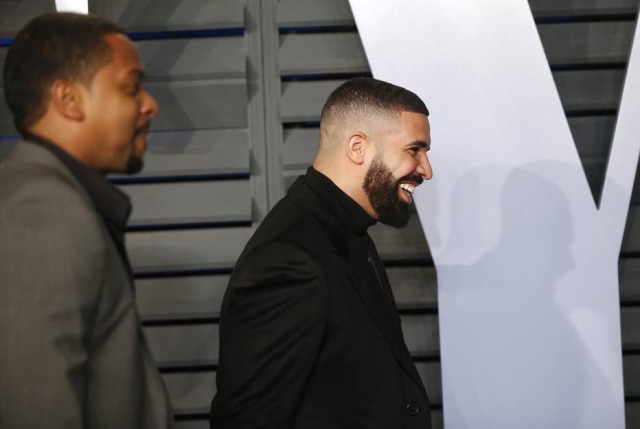 Danny Moloshok/Reuters Mais de 600 mil pessoas assistiram o rapper Drake jogar uma partida do jogo Fortnite na plataforma Twitch