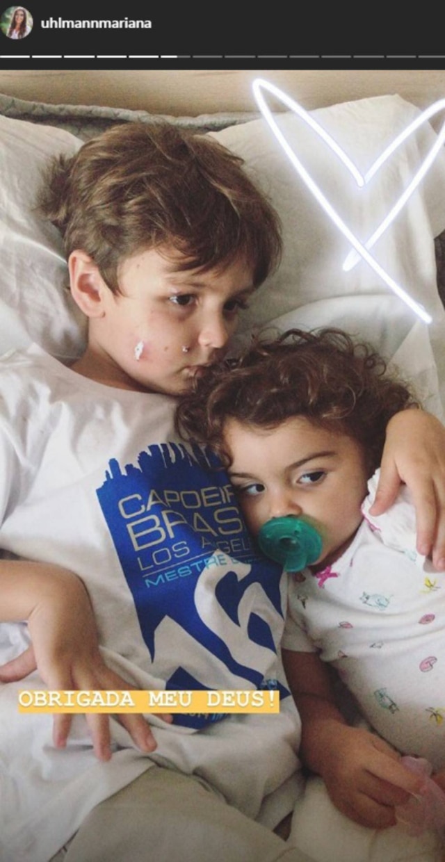 Instagram / @uhlmannmariana Joaquim, 4, e Maria, 1, filhos de Felipe Simas e Mariana Uhlmann.