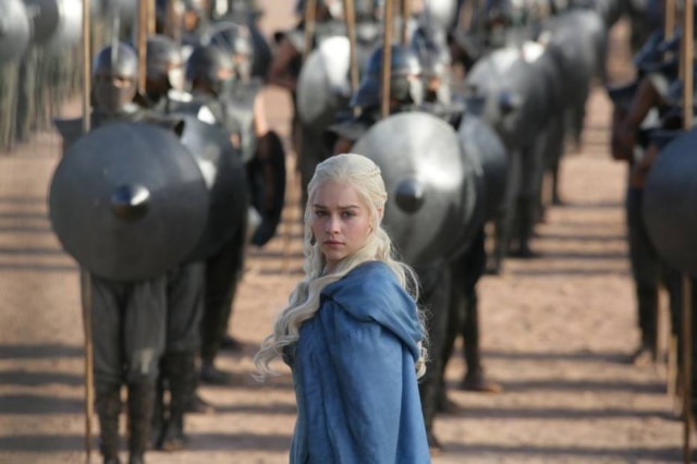 HBO via AP Emilia Clarke no papel de Daenerys Targaryen em 'Game of Thrones'.