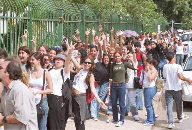 Kathia Tamanaha / Estadão Fila para comprar ingressos para o show dos Backstreet Boys no Brasil, em São Paulo, foi longa em 2001.