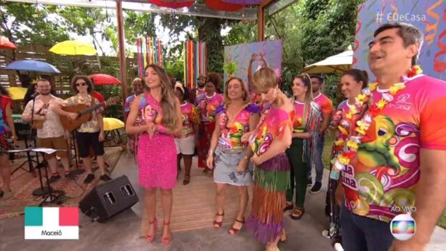 Reprodução de 'É de Casa' (2020) / TV Globo Apresentadores do 'É de Casa' fazem homenagem para Ana Maria Braga.