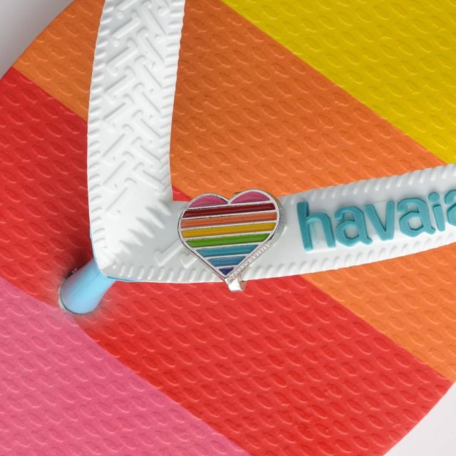 Divulgação/Havaianas Coração arco-íris representa o amor e é pedido por um mundo mais tolerante e acolhedor
