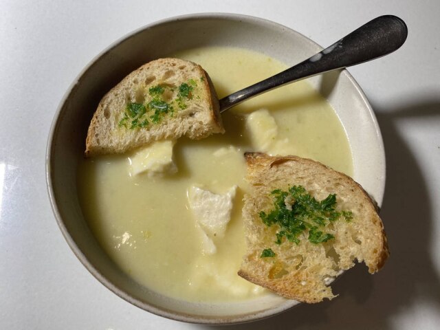 Sopa de queijo camembert 