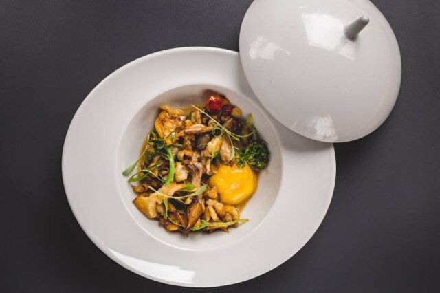 Thays Bittar Spatzle de cogumelos com cerveja preta e gema do restaurante Animus
