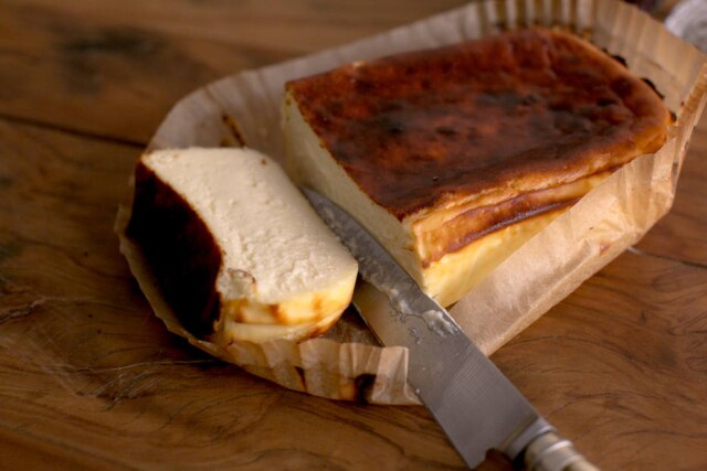 Torta de queijo d'A Padeira leva o queijo azul da BelaFazenda. 