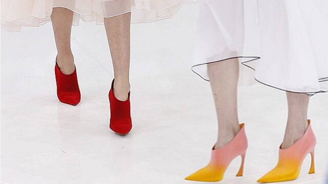 Efe Não por menos, os sapatos também foram estrelas do desfile