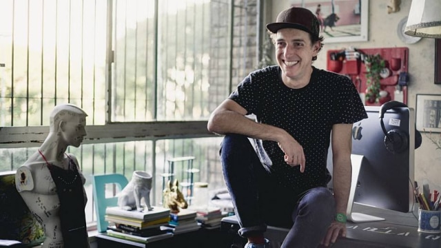 Marcelo Brandt Felipe Morozini em seu espaço no escritório coletivo Fluxus, no Centro de São Paulo.