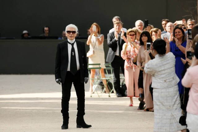 REUTERS/Gonzalo Fuentes Estilista alemão esteve à frente da Chanel por 36 anos.