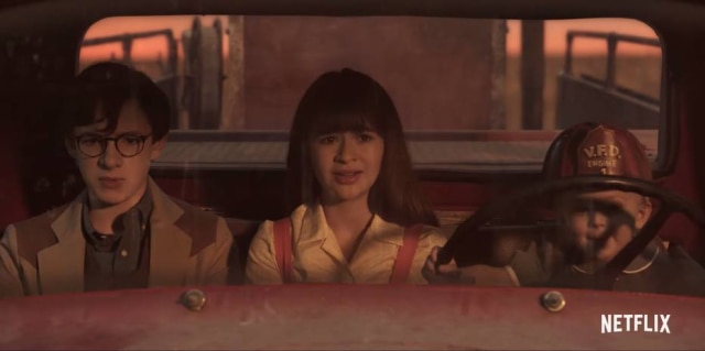 Reprodução de cena de 'Desventuras em Série' (2018) / Netflix Klaus, Violet e Sunny Baudelaire.