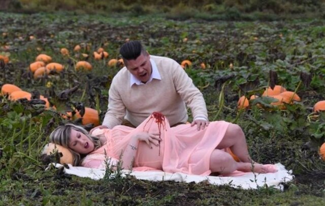 Facebook/@todd.cameron O casal Todd e Nicole escolheram o 'Dia das Bruxas' como tema do ensaio fotográfico de gestante.