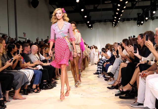 AFP PHOTO/TREVOR COLLENS Desfile da grife Diane von Furstenberg ocorreu no domingo, 13, na Semana de Moda de Nova York