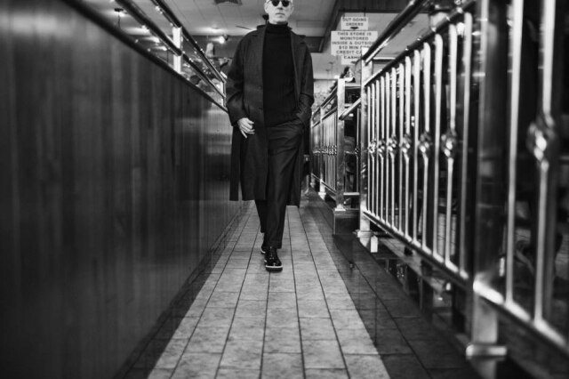 Damon Winter/The New York Times Trebay veste traje da Public School.