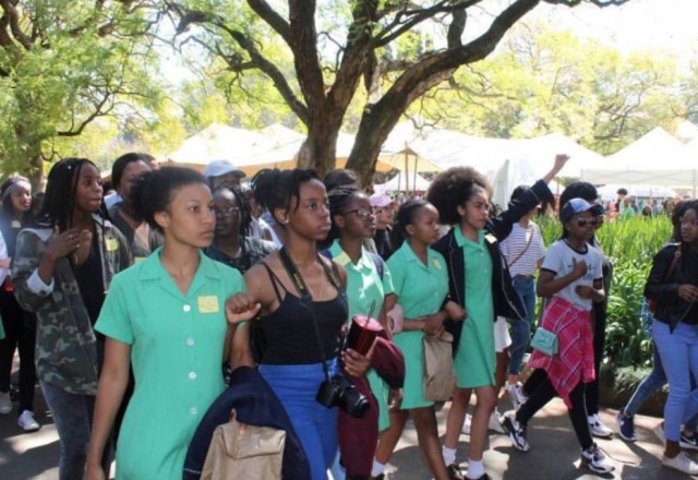 Reprodução/Twitter O protesto aconteceu na cidade de Pretoria, na África do Sul.