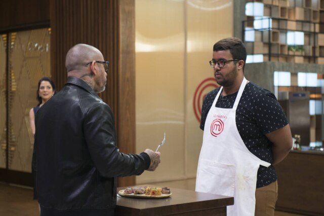 Carlos Reinis/Band Leonardo Santos desabafou sobre racismo dirigido a participantes negros do reality show.