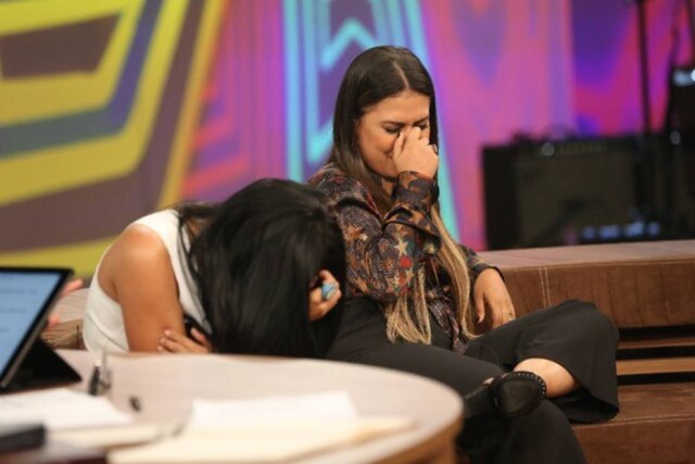Carol Caminha/Gshow Dupla se emocionou ao falar da morte do pai.