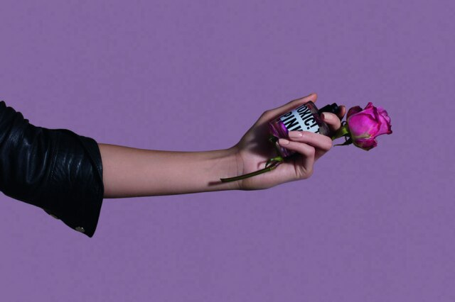 Natura/ Divulgação Nova fragrância da Natura FACES, Toxic! Pink, tem combinação de pétalas de rosa, baunilha e notas amabaradas