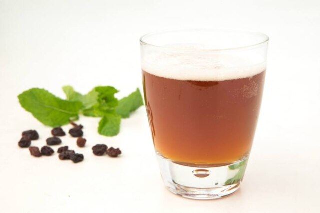 Daniel Teixeira| Estadão Receita original. Primeira receita de kvass, com uvas-passas e hortelã, não agradou tanto o paladar do brasileiro