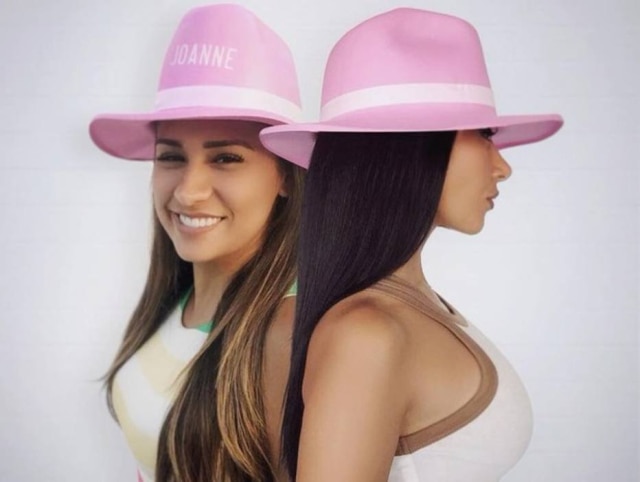 Reprodução/Instagram @simoneesimaria Simone e Simaria retribuem homenagem da página oficial de Lady Gaga.