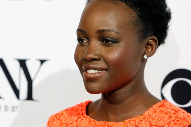 REUTERS/Andrew Kelly Lupita Nyong'o criticou revista por ter mudado sem cabelo na capa.