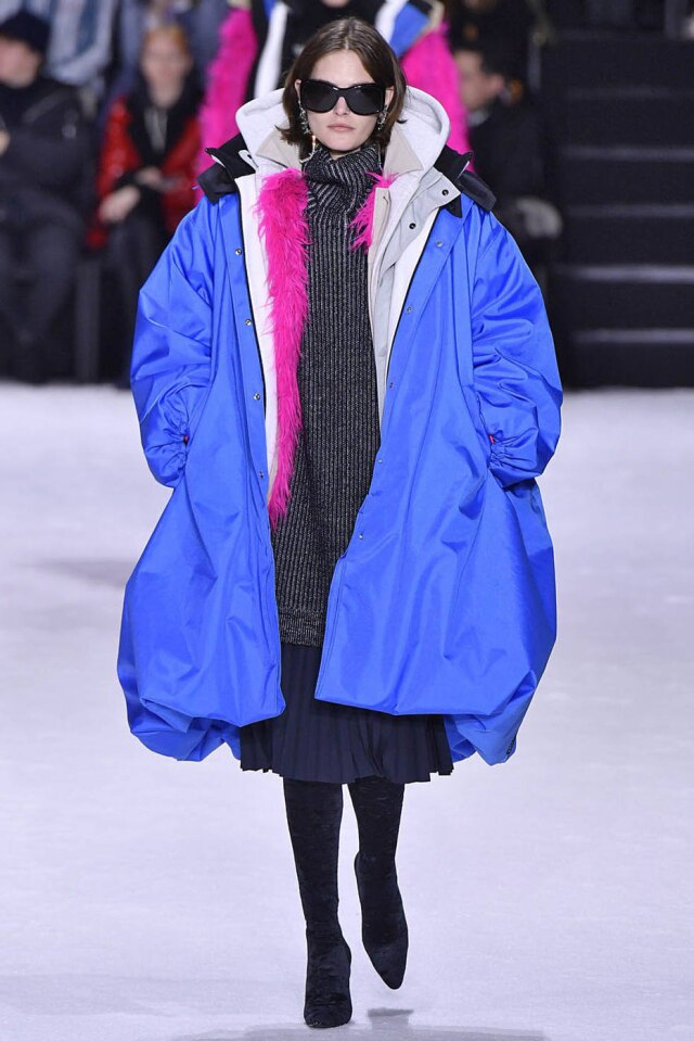 Jonas Gustavsson,/The Washington Post Casacões foram destaque no desfile da Balenciaga